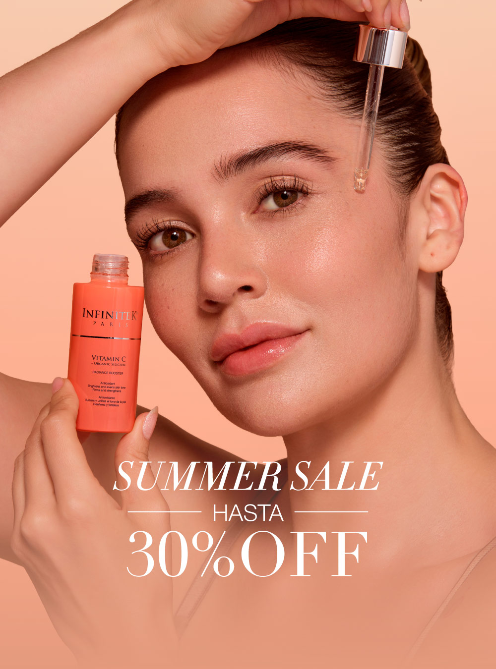banner summer sale hasta 30% off con productos de infinitek paris con lina tejeiro modelo e influencer aplicandose vitamina c en el rostro